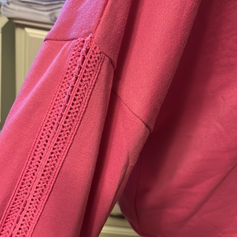 Rae Dunn bright pink crew neck sweatshirt with cutout detailing on sleeves, new - Picture 4 of 11